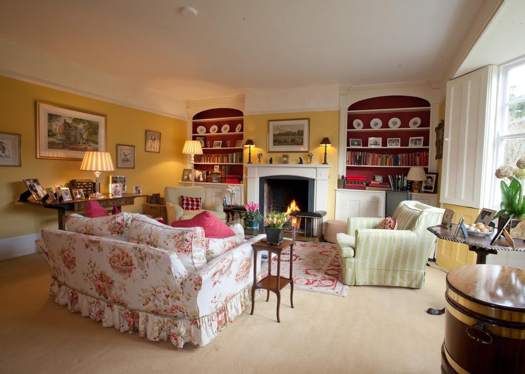 Brunton Farmhouse Hotel Collingbourne Kingston Esterno foto